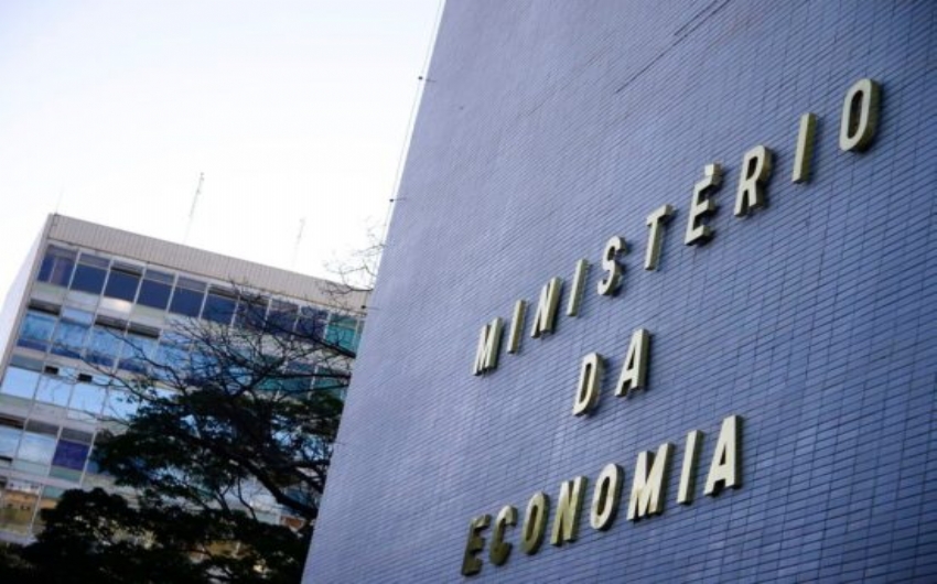 Ministrio da Economia recebe mal substitutivo do PLP 11/2020
