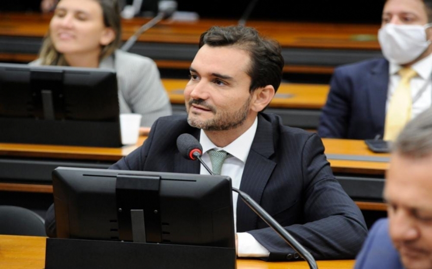 Reforma do IR: relator retira excessos, mas ainda onera investimentos