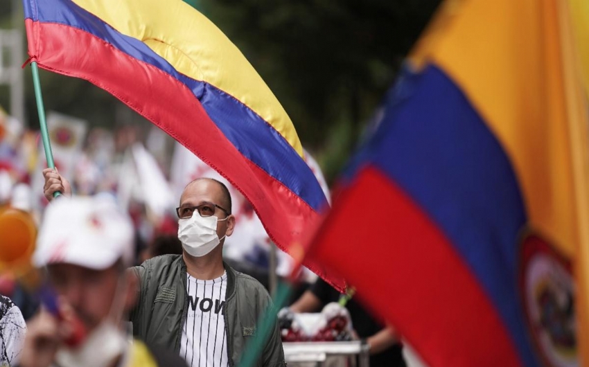 Colmbia envia reforma tributria de US$3,9 bi ao Congresso em meio a protestos