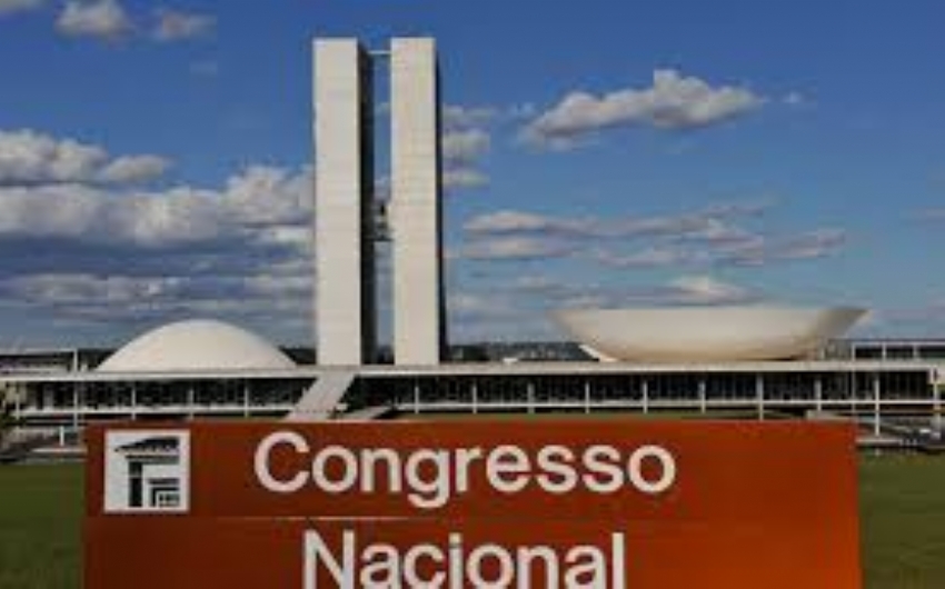 Congresso fala em ‘cansaço’ de Guedes e elogia decisão