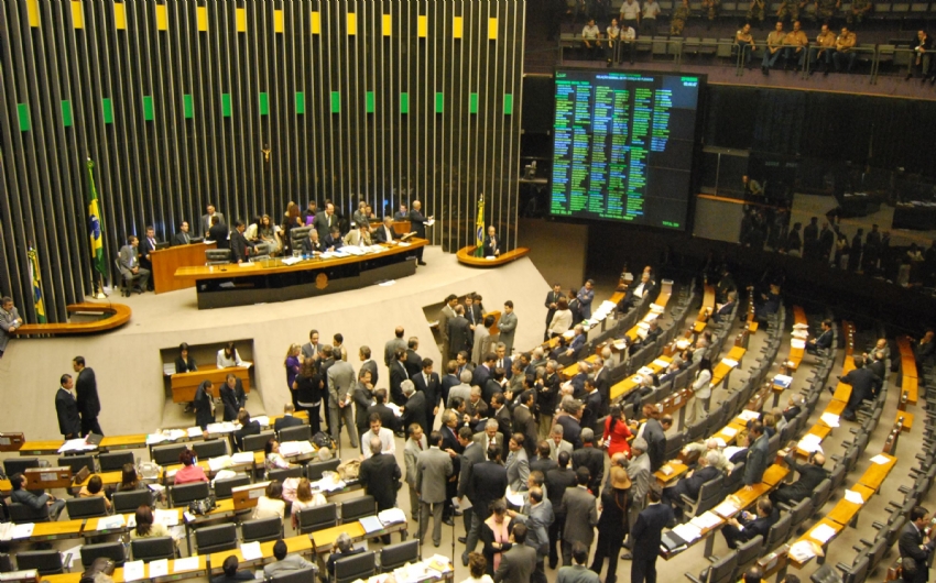 Novo presidente da Cmara vai encarar reforma tributria e presso contra teto