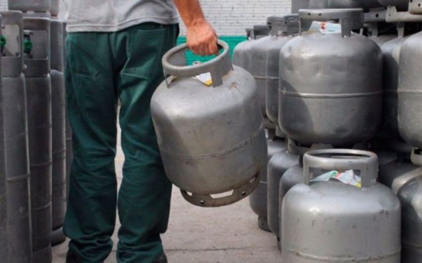 Isenção de tributos no gás ainda não chegou aos consumidores; distribuidoras apontam falta de repasse da Petrobras