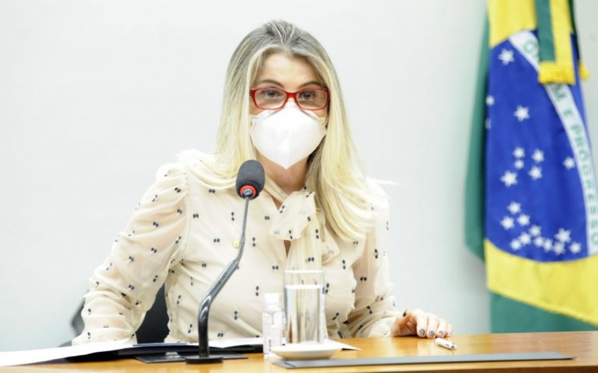 Comissão aprova proposta que suspende tributos federais até o fim da pandemia de Covid-19